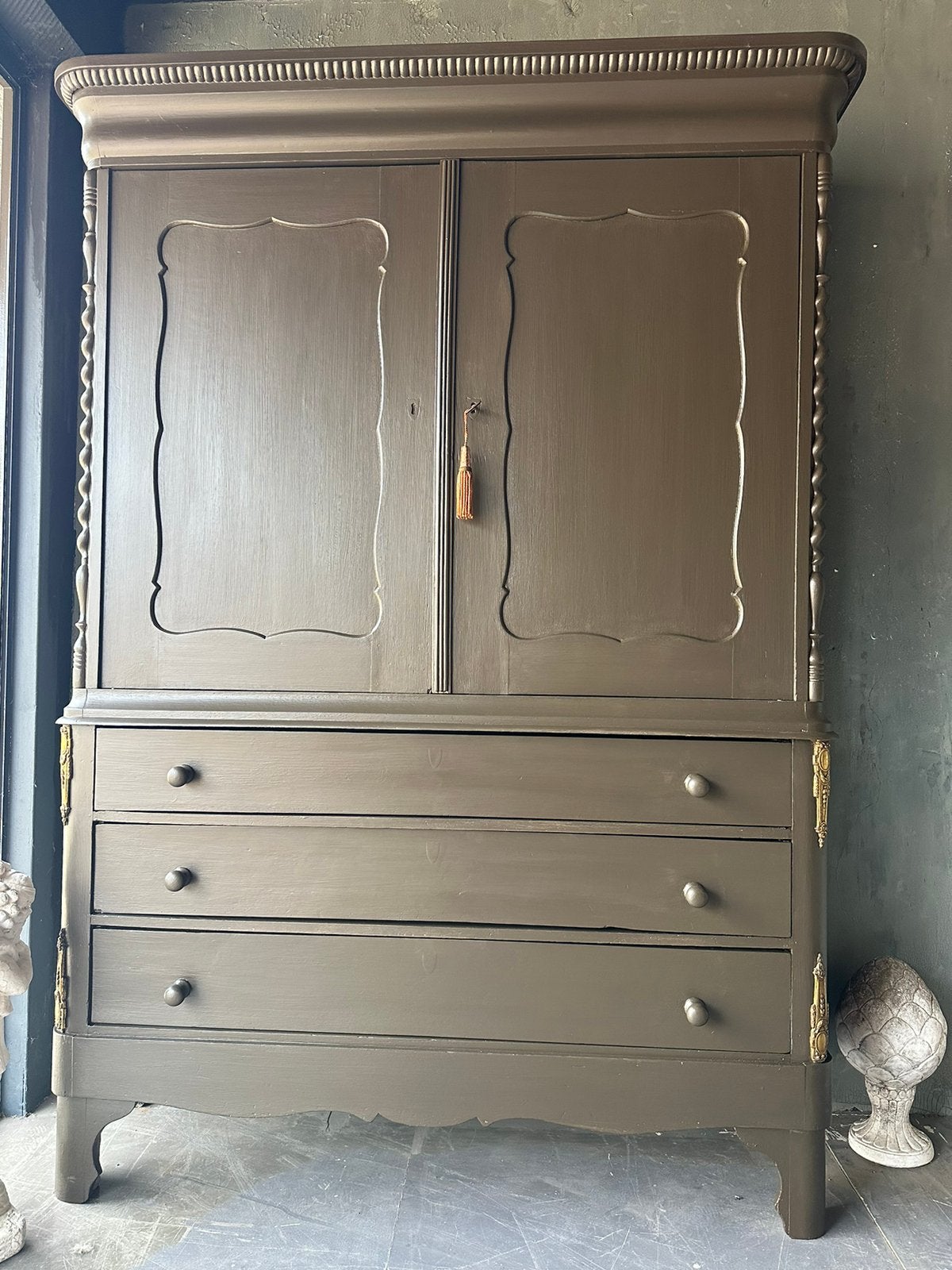 "HENDRICKX " Eiken Kabinet Kast., Ophalen