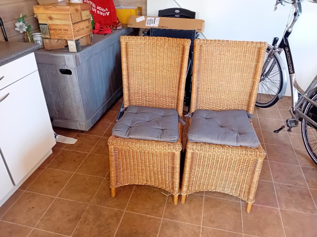 Rieten stoelen, Huis en Inrichting, Stoelen, Ophalen, Gebruikt, Twee, Overige kleuren