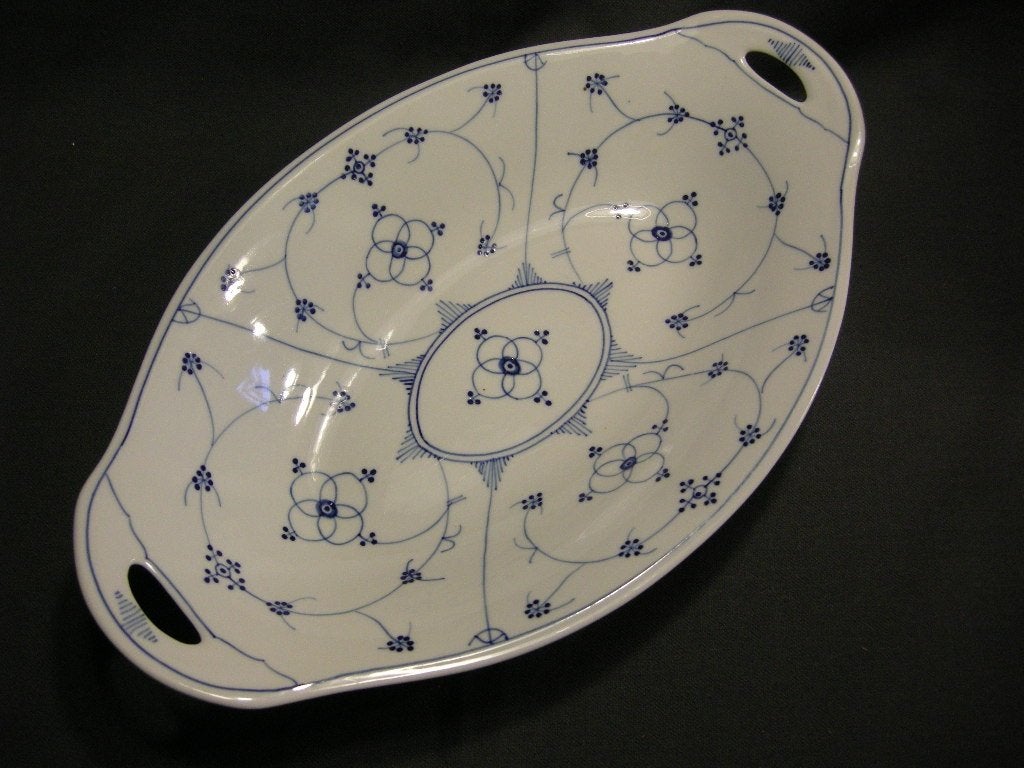 Niet gemerkt, Blau Saks broodschaal, Antiek en Kunst, Antiek | Servies los, Ophalen of Verzenden