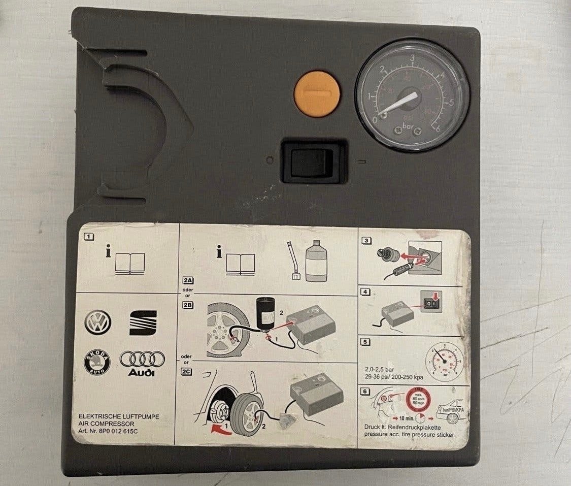 Elektrische Luchtpomp / Bandencompressor (VW, Audi, Skoda), Ophalen of Verzenden