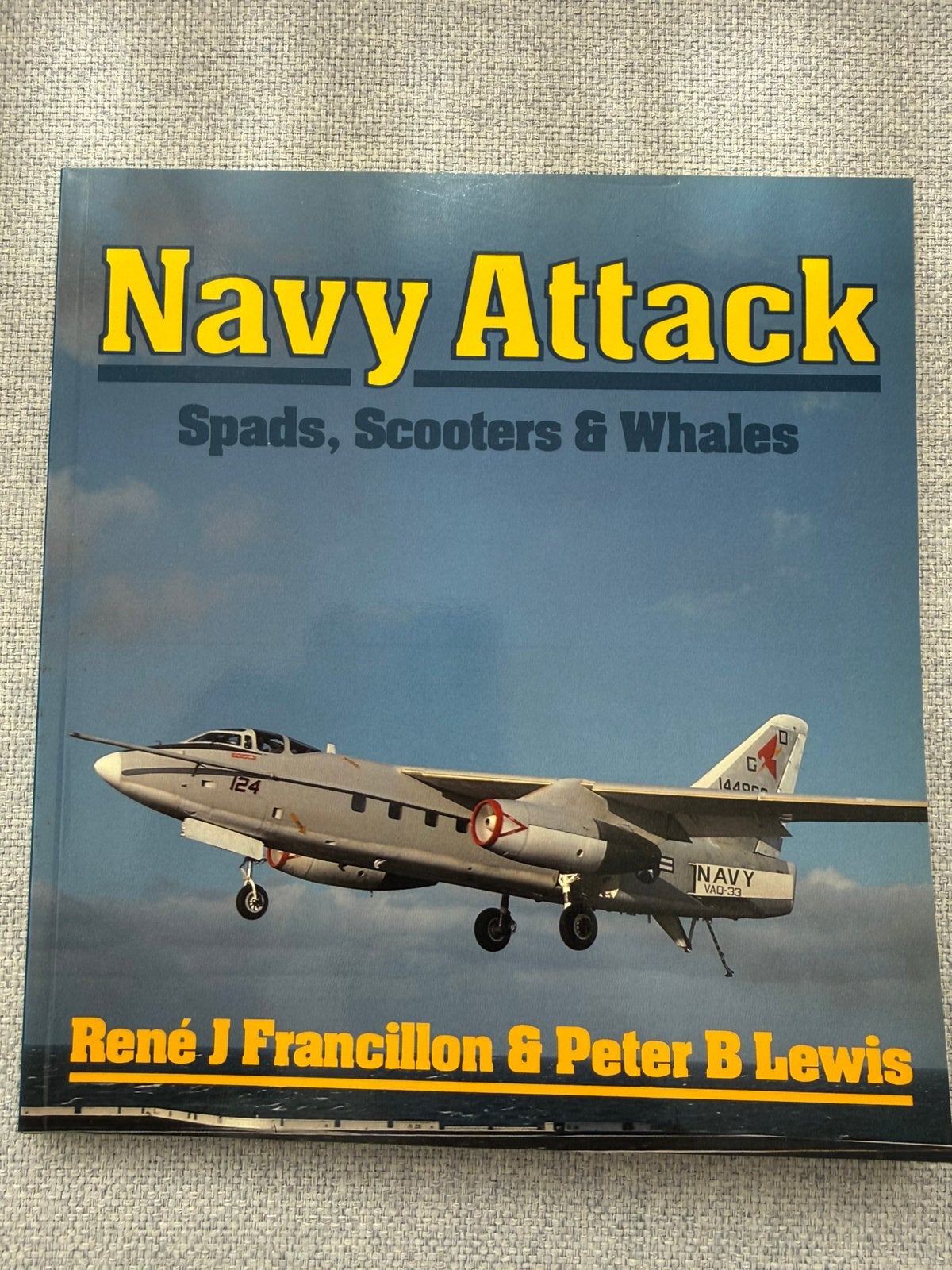 Navy Attack Spads Scooters & Whales US Navy Osprey, Marine, Ophalen of Verzenden, Zo goed als nieuw, 1945 tot heden