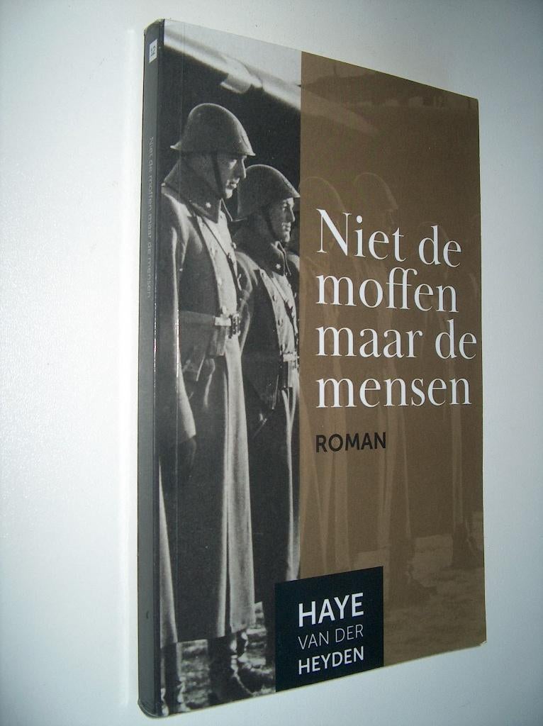 Haye van der Heyden - Niet de moffen maar de mensen, Maatschappij en Samenleving, Haye van der Heyden, Ophalen of Verzenden, Zo goed als nieuw