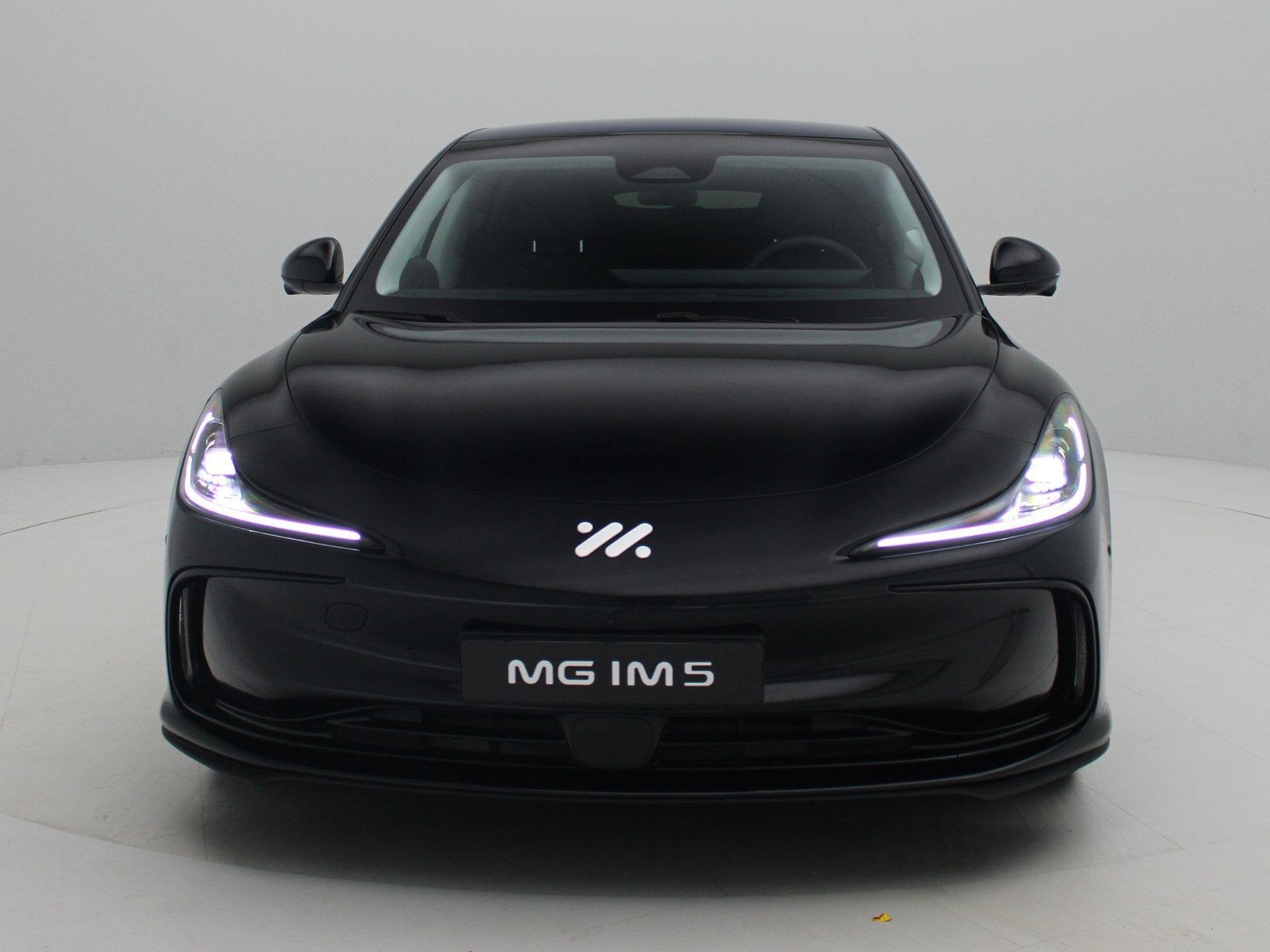 MG IM5 Long Range RWD 100kWh, Auto's, Automaat, 12 maanden, Achterwielaandrijving, Gebruikt