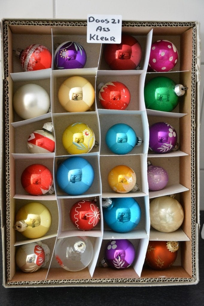 Kerstballen gekleurd Doos 21, Diversen, Ophalen of Verzenden, Zo goed als nieuw