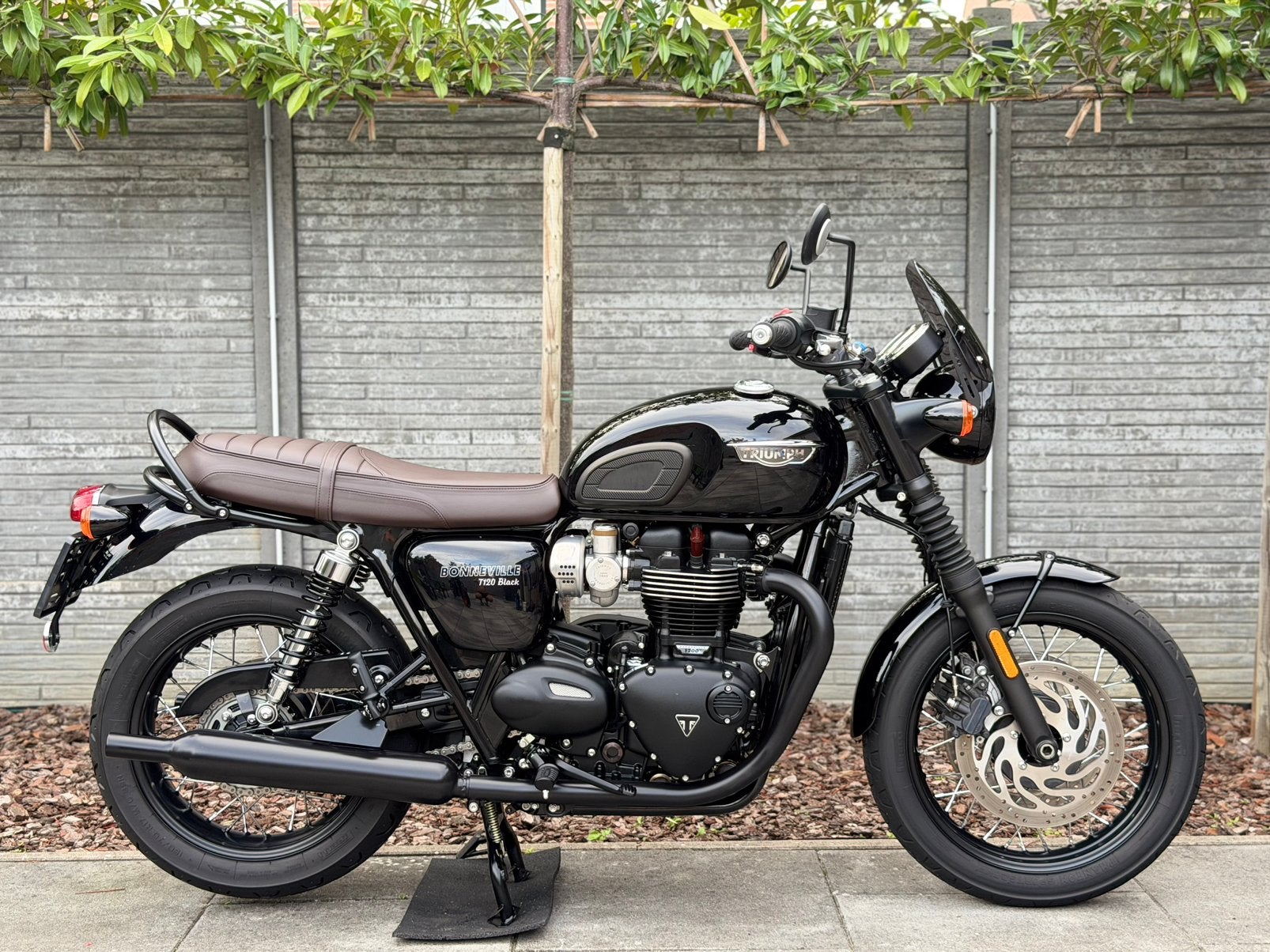 Triumph Bonneville T120 Black / 2019 / 6950KM /, 2 cilinders, Bedrijf, Meer dan 35 kW, Toermotor