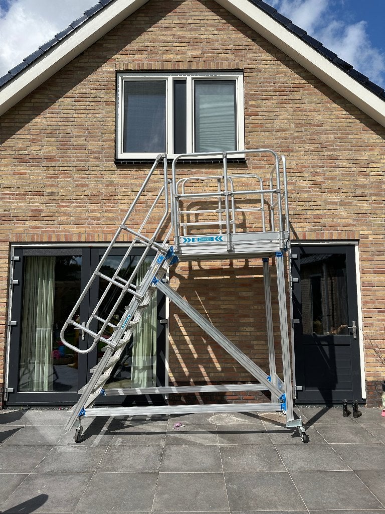 Platformtrap verrijdbaar 9 trede - Zarges, Ophalen, Gebruikt, Trap, 2 tot 4 meter