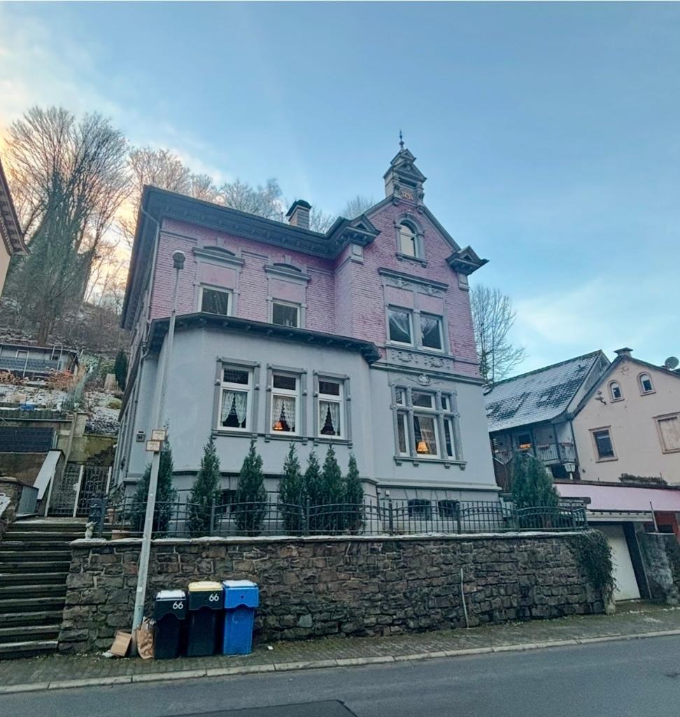 Huis to koop in Duitsland, NRW Sauerland, 272 m², 9 kamers