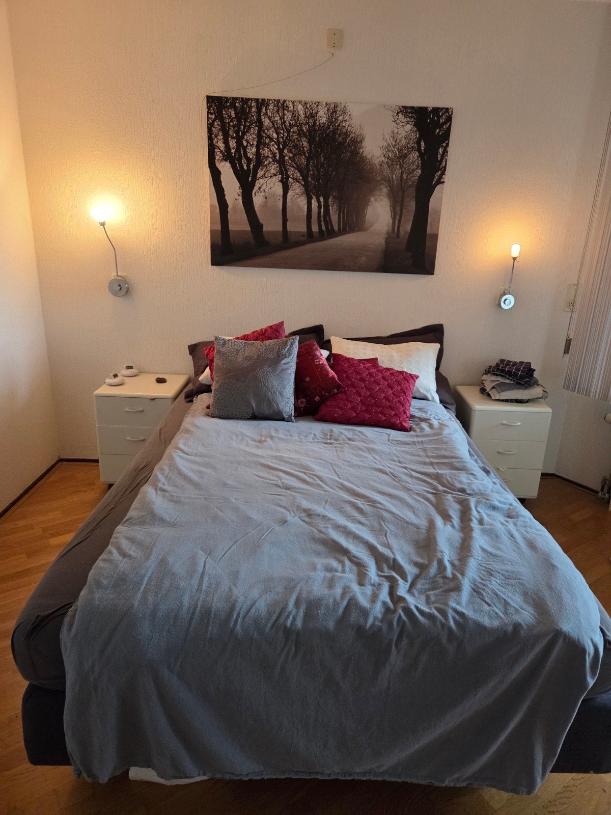Auping boxspring incl matras, sierkussens,nachtkasten, lamp, Tweepersoons, Zo goed als nieuw, 200 cm, Stof