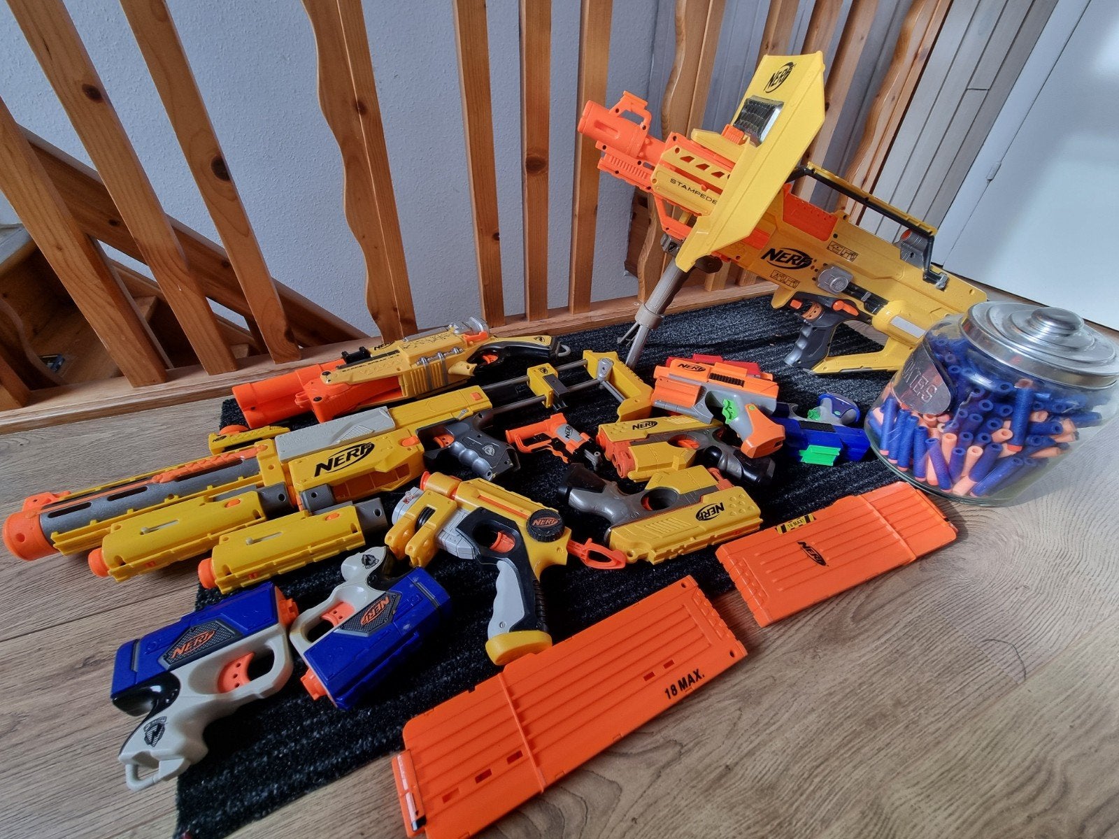 Grote partij Nerf guns met accessoires, Ophalen, Gebruikt, Jongen of Meisje