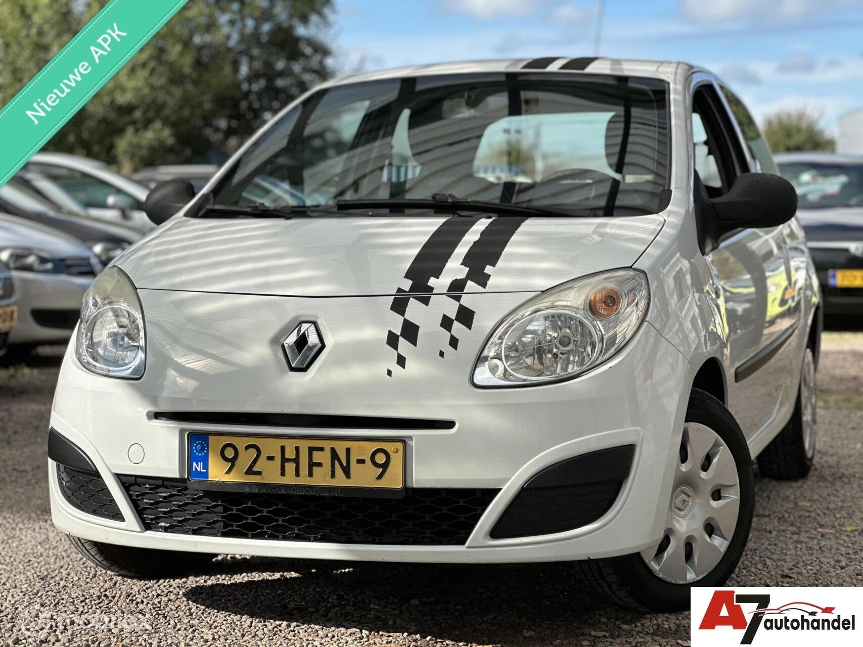 Renault Twingo 1.2 Acces Nieuwe APK, Voorwielaandrijving, Twingo, Gebruikt, 31 €/maand