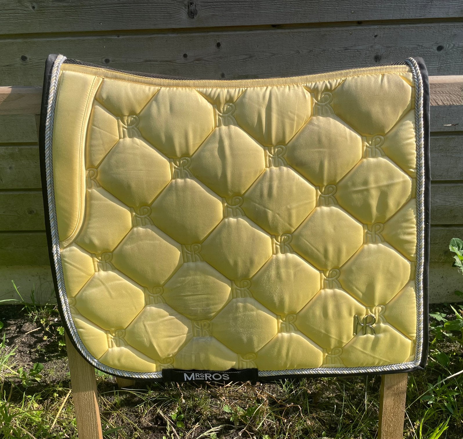 Mrs. Ros Charmer Dressuur Zadeldek licht geel, Dieren en Toebehoren, Full (L), Dressuurdekje, Ophalen of Verzenden, Zo goed als nieuw