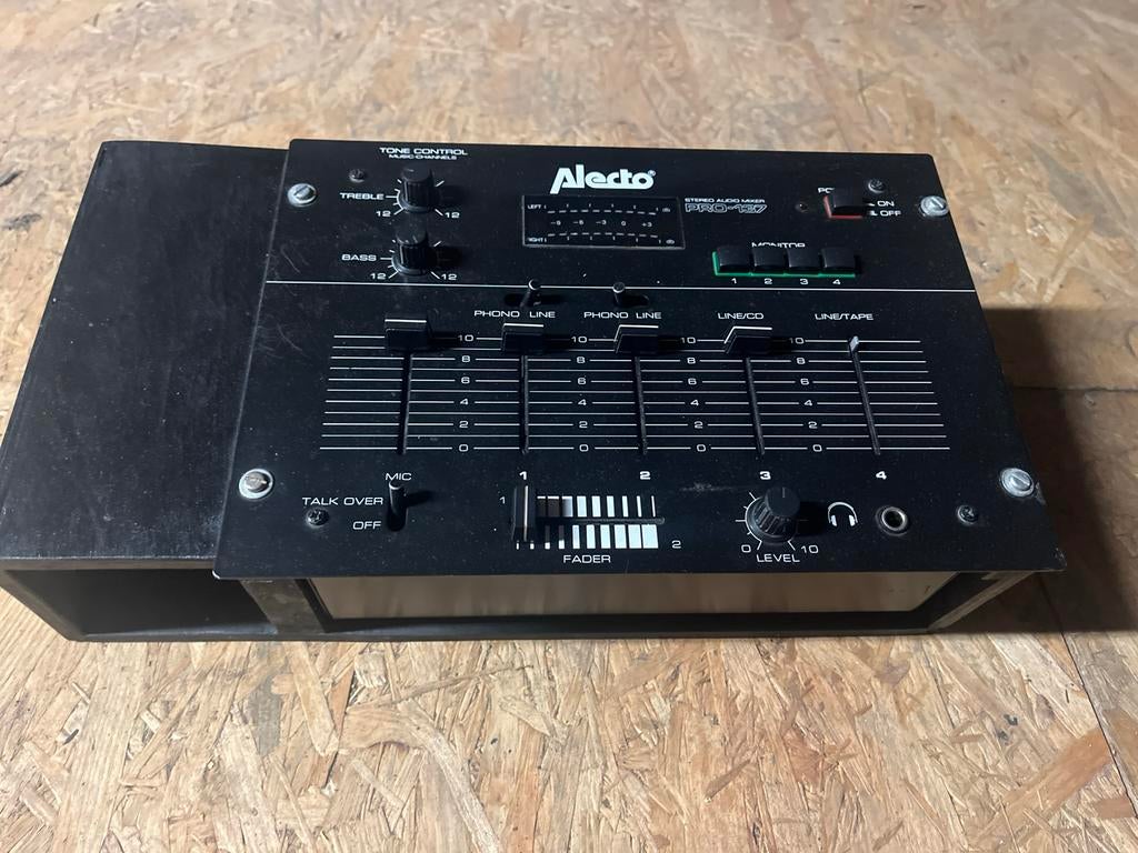 Alecto mengpaneel Pro-137 - Gebruikt, clipje mist, Ophalen of Verzenden, Gebruikt, Minder dan 5 kanalen, Microfooningang
