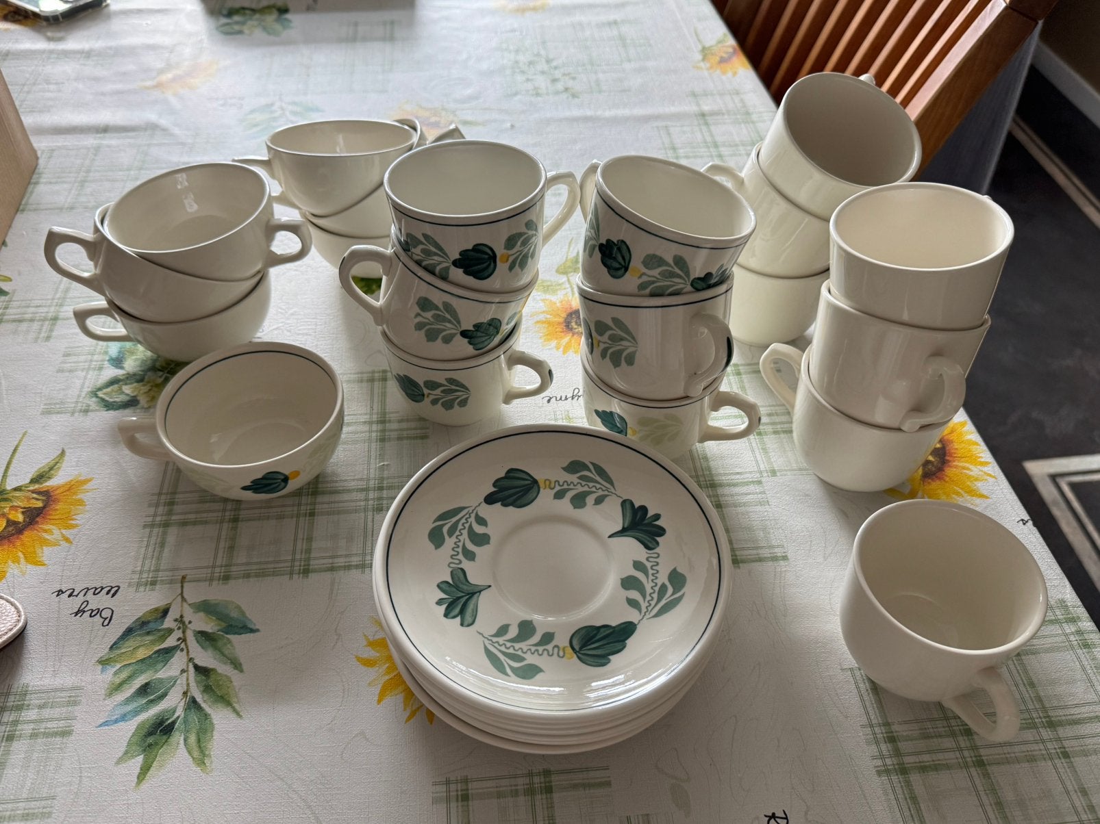 Royal Boch kopjes en schotels, Ophalen, Landelijk/Boerenbont, Zo goed als nieuw, Royal Boch