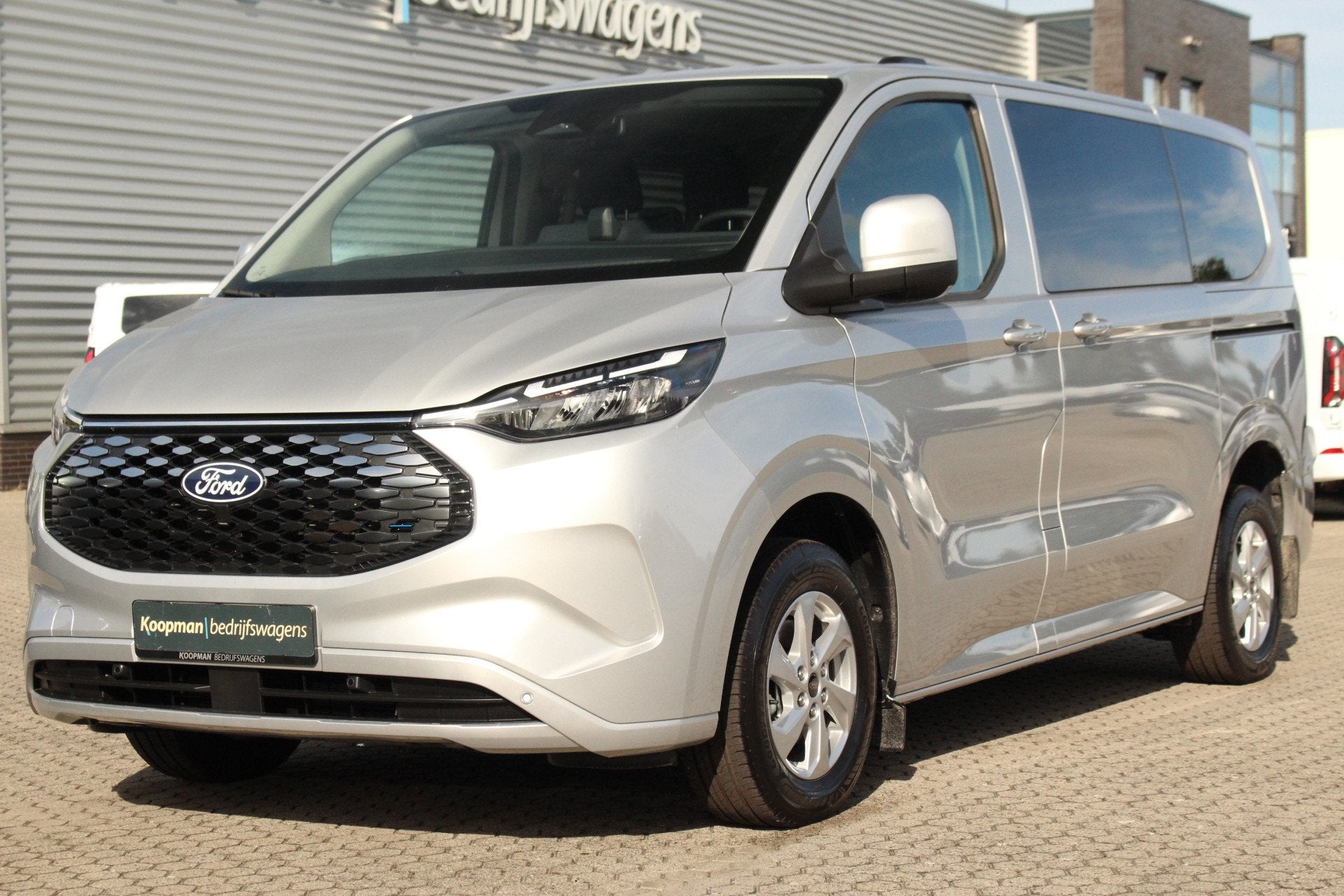 Ford E-Transit Custom 320 L1H1 Kombi Limited | 9 persoons |, Automaat, Zwart, Origineel Nederlands, 2200 kg