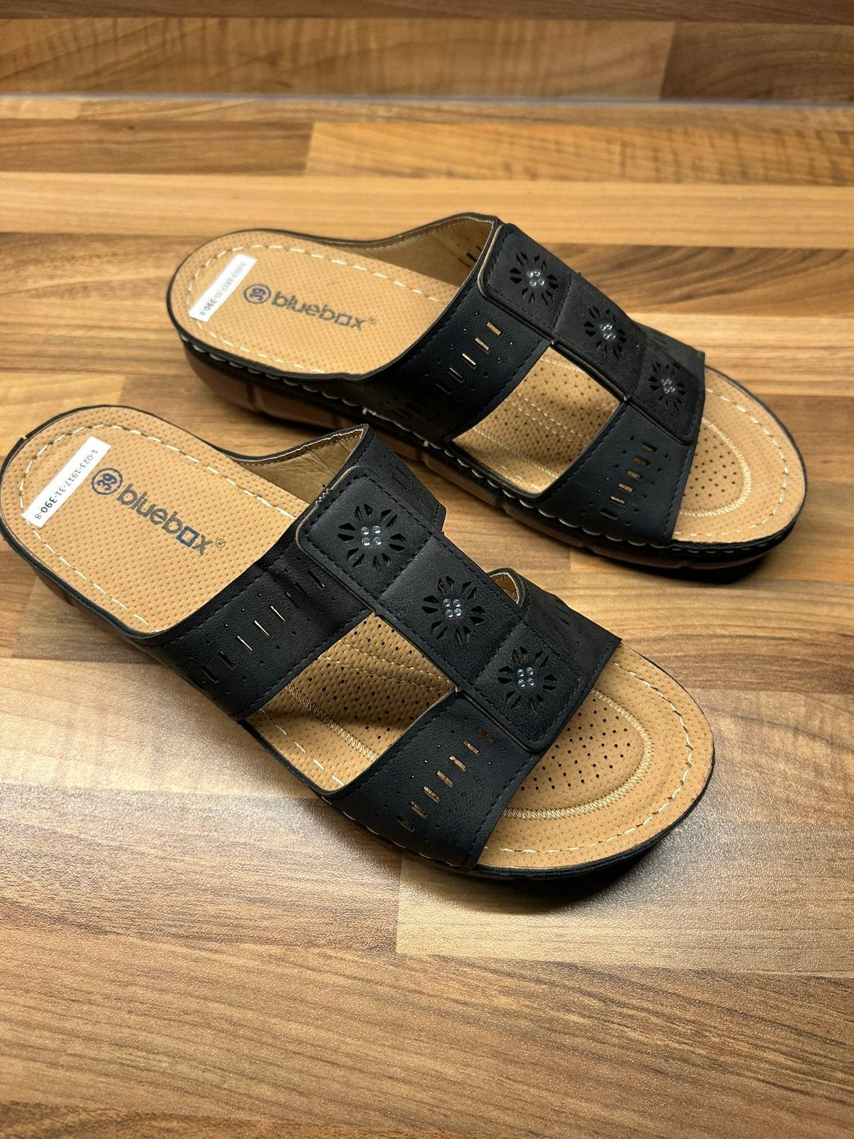 Zwarte slippers maat 39, Ophalen of Verzenden, Zo goed als nieuw, Zwart
