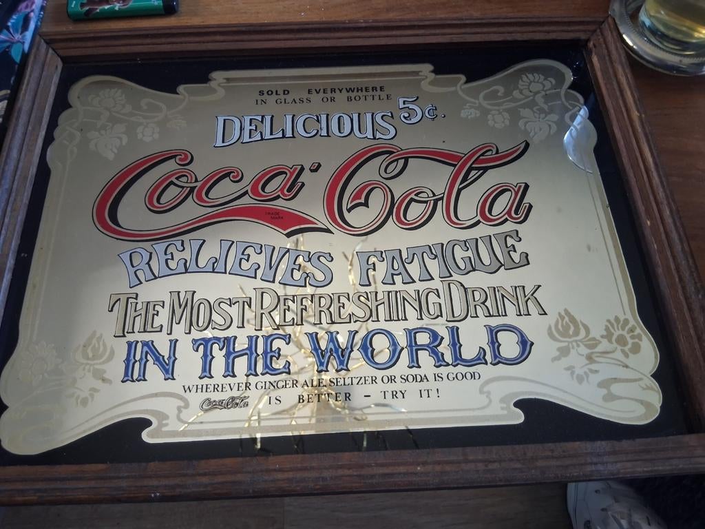Vintage Coca-Cola spiegel - 'Relieves Fatigue', Verzamelen, Ophalen of Verzenden, Gebruikt, Reclamebord