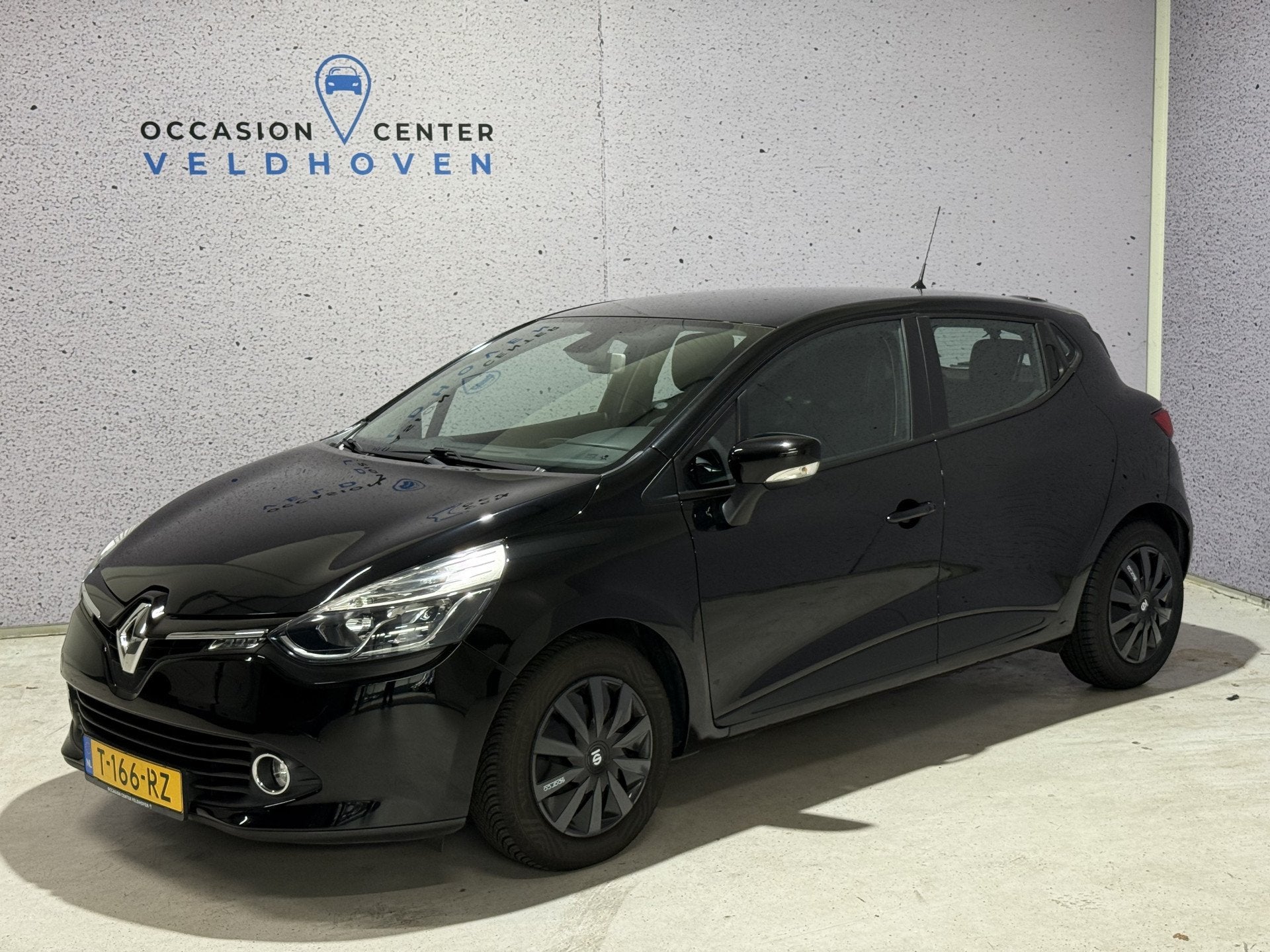 Renault Clio 1.2 Collection 5 DEURS // AIRCO // CRUISE CONTR, Voorwielaandrijving, Euro 5, Stof, Gebruikt