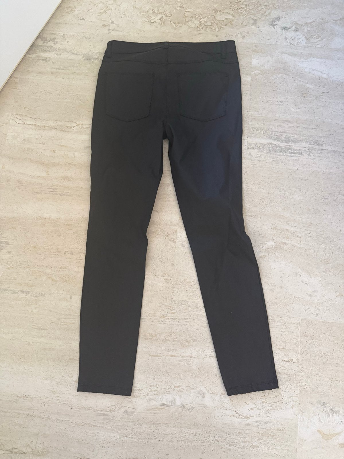Stijlvolle Glimmende Zwarte Jeans maat 42 - Primark Cares, Zwart, Maat 42/44 (L), Ophalen of Verzenden, Lang