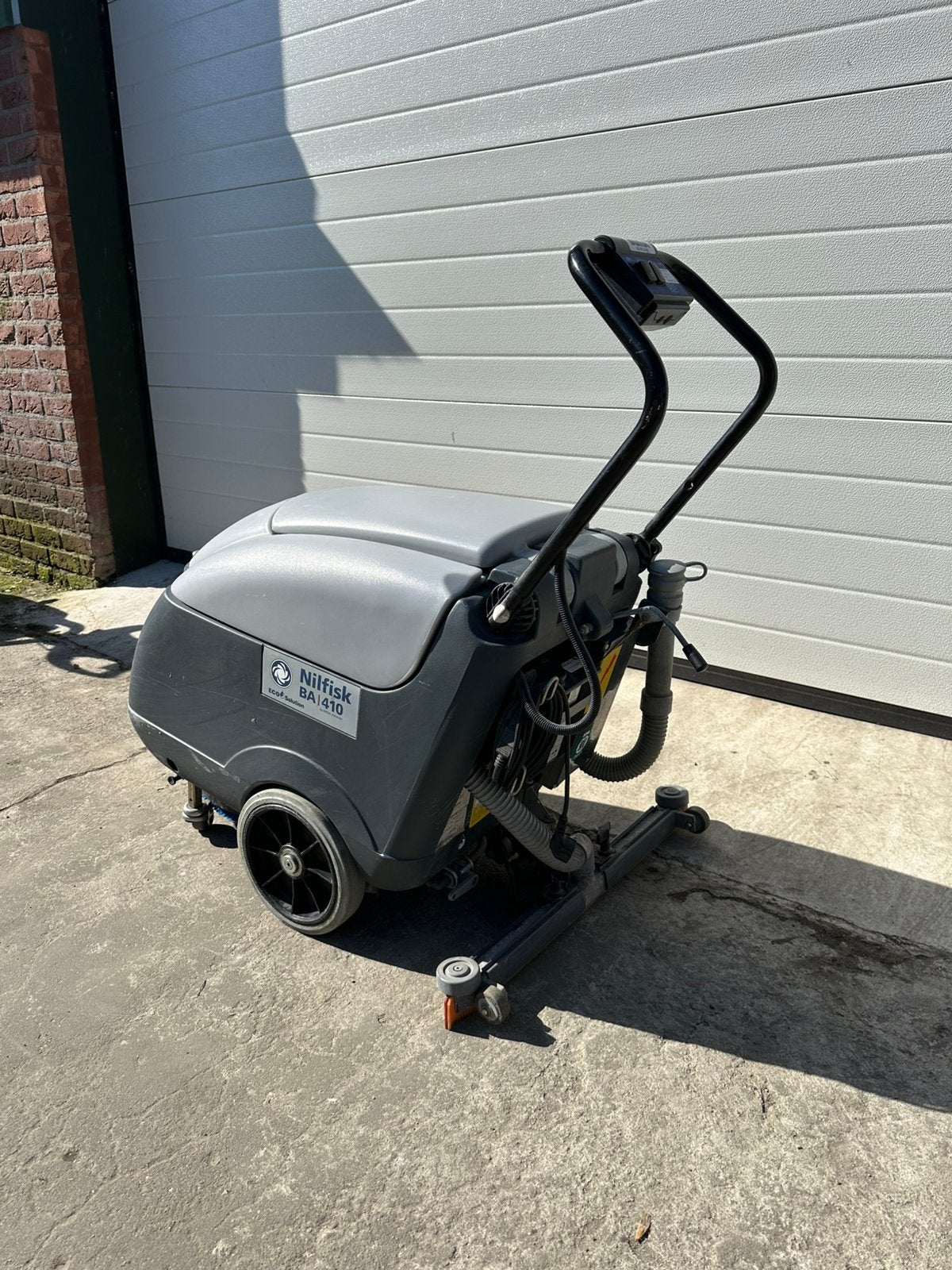 Schrobzuigmachine Nilfisk BA410 – Volledig Gereviseerd, Huis en Inrichting, Schoonmaakartikelen, Ophalen of Verzenden, Overige typen