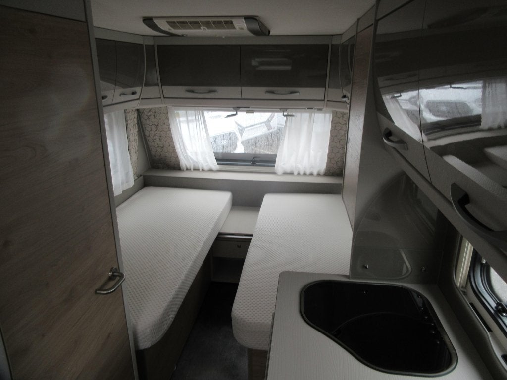 Dethleffs Nomad Avantgarde 460 LE ZEER COMPLEET!, Caravans en Kamperen, 2 aparte bedden, Fietsenrek, Dethleffs, Tot en met 4