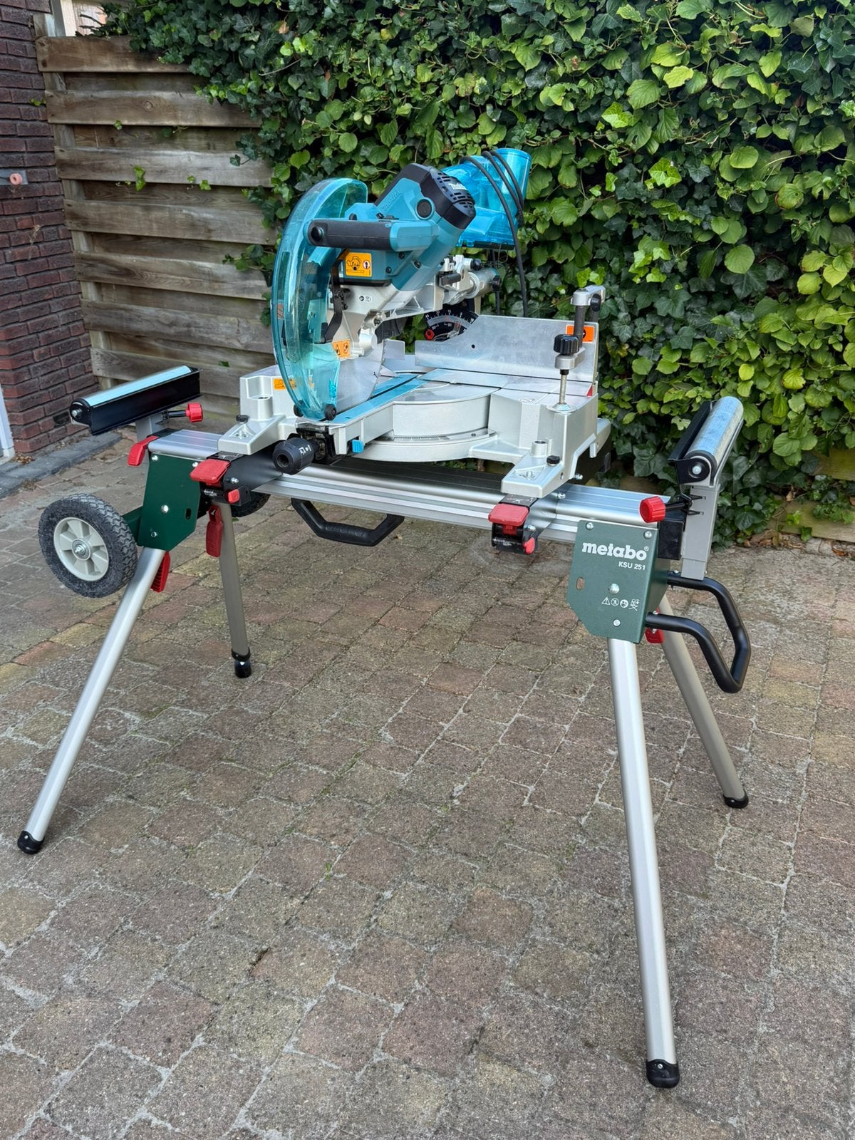 Makita afkortzaag type LS1016LB 260 mm., Ophalen, 70 mm of meer, Zo goed als nieuw, Afkortzaag