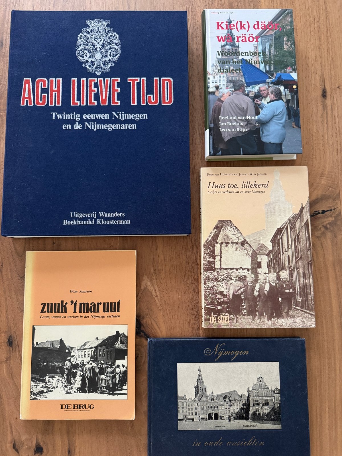Nijmegen Boeken Collectie: Geschiedenis, Dialect & Meer, Boeken, Geschiedenis | Stad en Regio, Ophalen of Verzenden, 20e eeuw of later