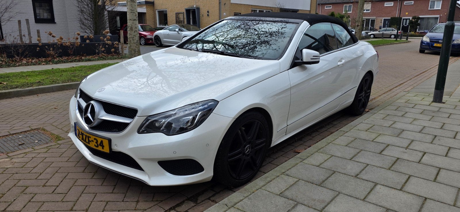 Mercedes-Benz E-Klasse E200 Cabrio A7 2013 Wit, Auto's, Achterwielaandrijving, 1800 kg, Zwart, 4 cilinders