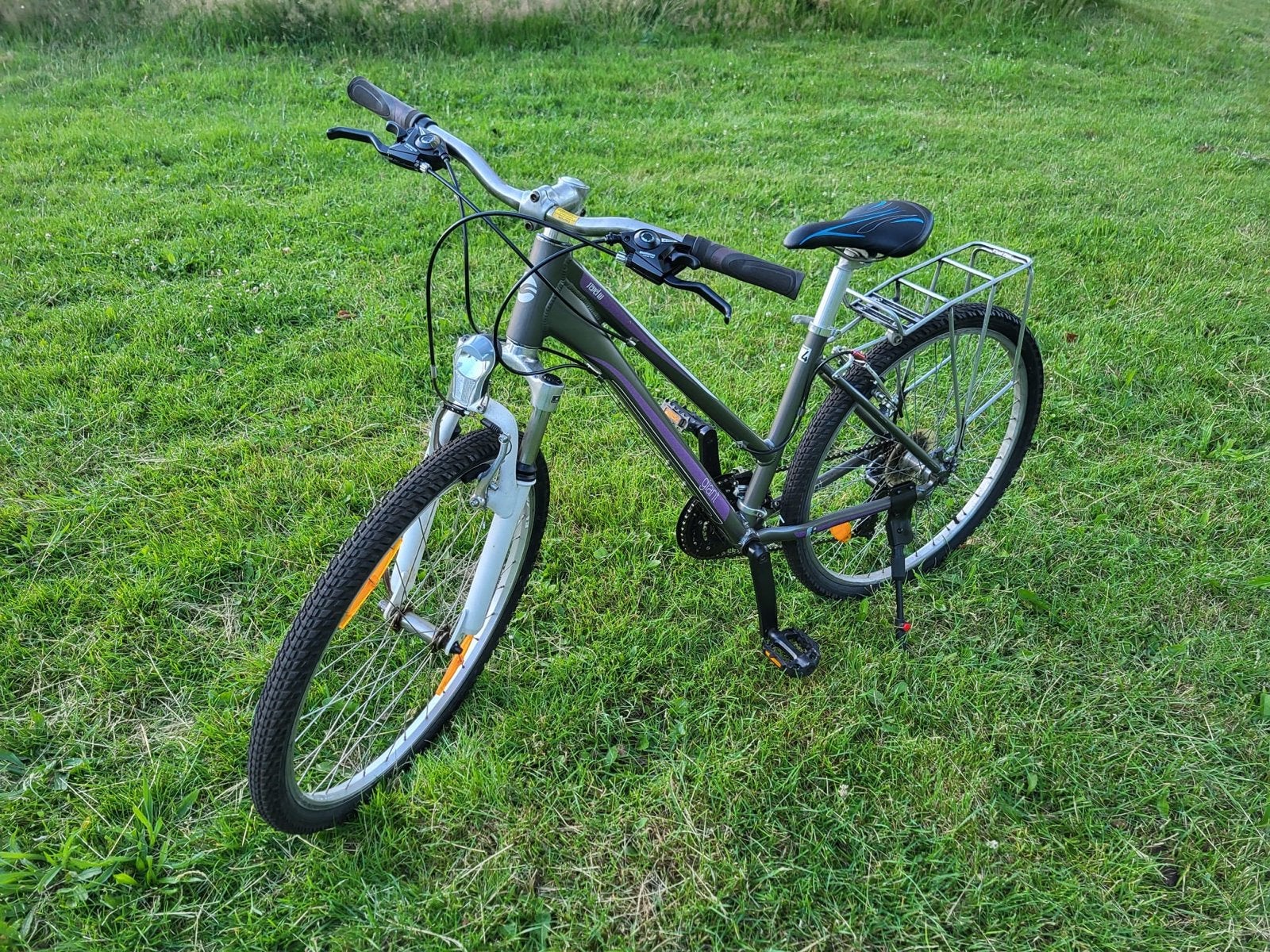 Damesfiets met 21 versnellingen en bagagedrager, Fietsen en Brommers, Fietsen | Dames | Sportfietsen en Toerfietsen, Gebruikt