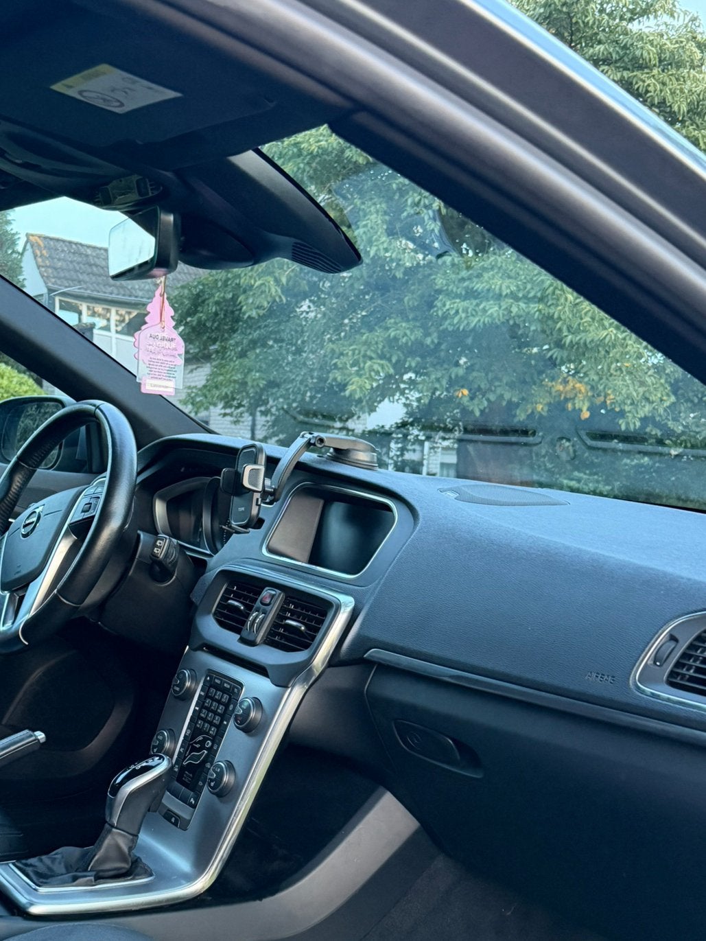 Volvo V40 Automaat | Panoramadak | Camera | Navigatie, Zwart, Diesel, Particulier, 1386 kg