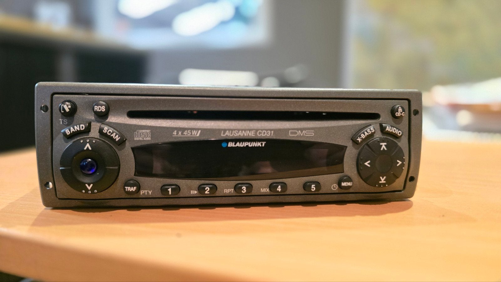 Autoradio Blaupunkt Lausanne CD31, Auto diversen, Ophalen of Verzenden, Zo goed als nieuw
