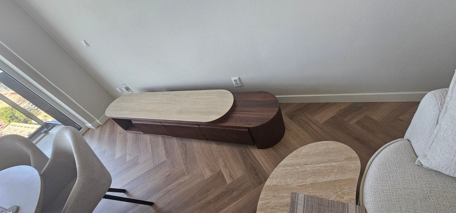 Velar Uitschuifbaar TV-Meubel met Geribbeld Design, Huis en Inrichting, Modern, Scandinavisch, Nieuw, Ophalen of Verzenden, 200 cm of meer