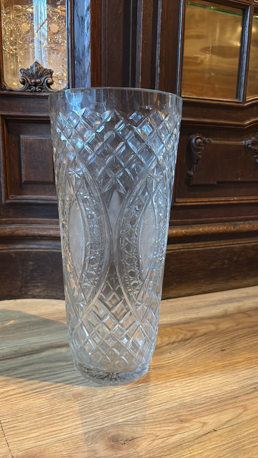 Grote handgeslepen kristallen vaas 30 cm vintage, Ophalen of Verzenden, Zo goed als nieuw
