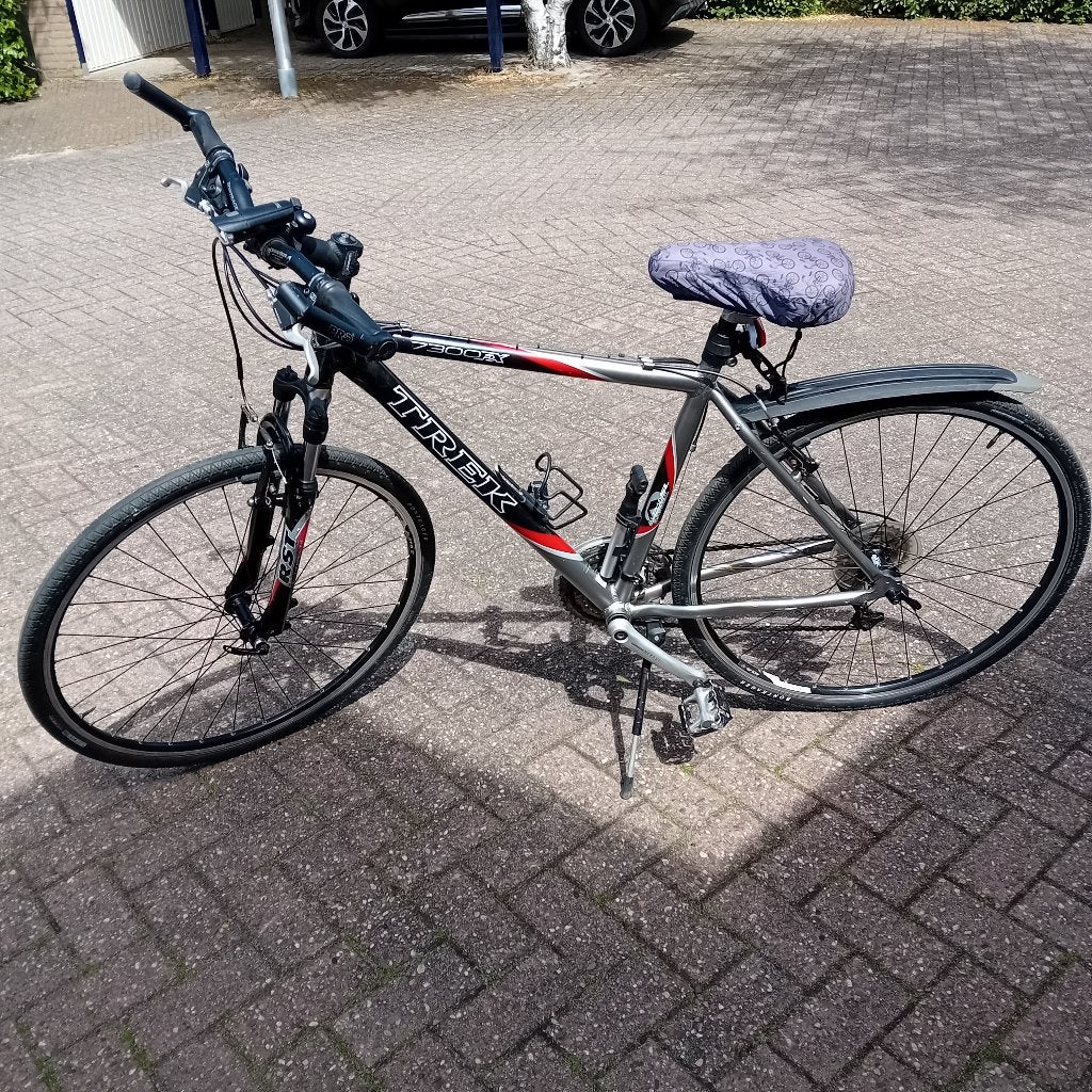 Zwarte Trek 7300FX sportfiets te koop in prima staat., 28 inch, Gebruikt, Velgrem, Meer dan 20 versnellingen