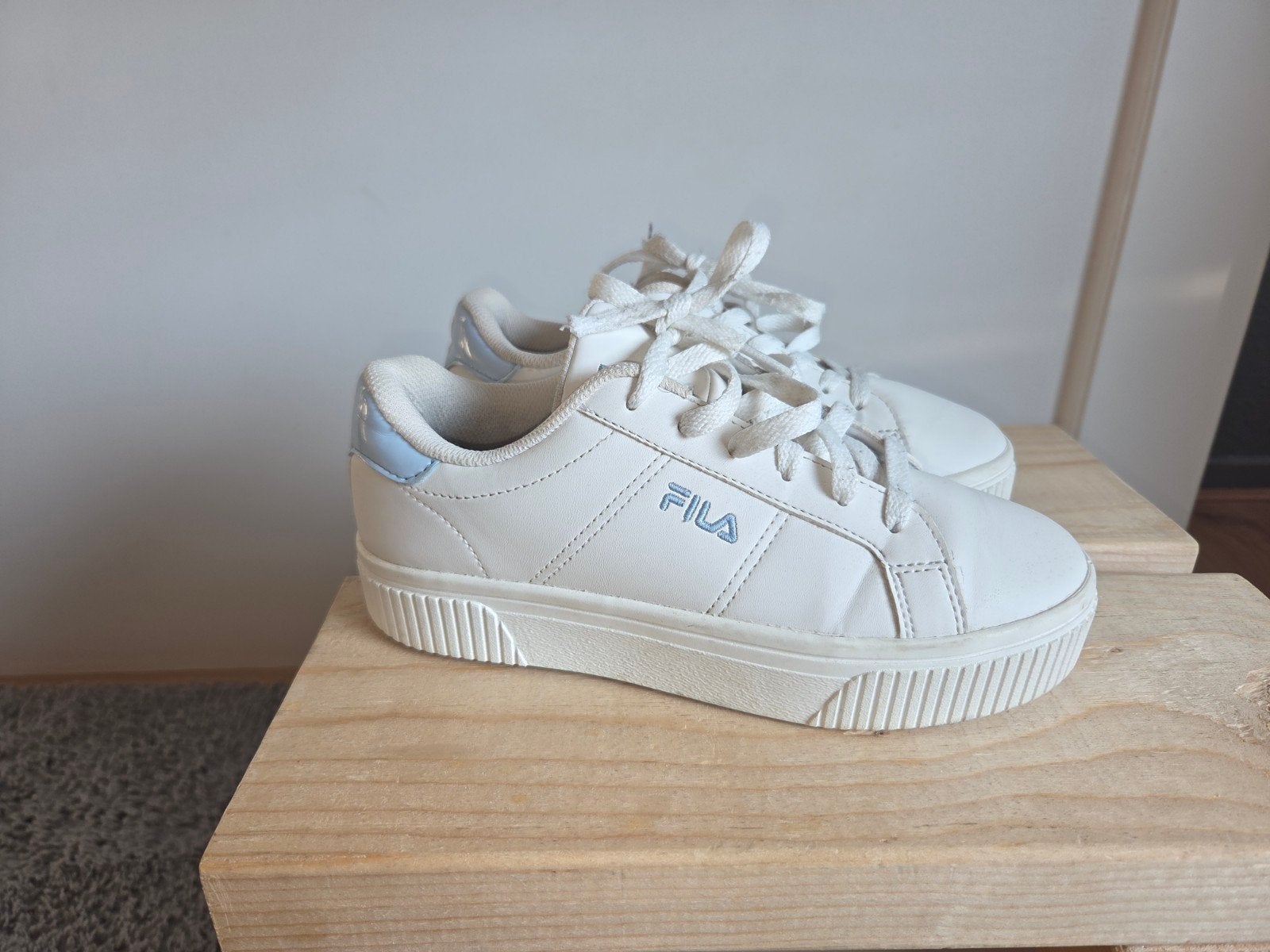 Witte Fila sneakers maat 36, Wit, Ophalen of Verzenden, Sneakers of Gympen, Fila
