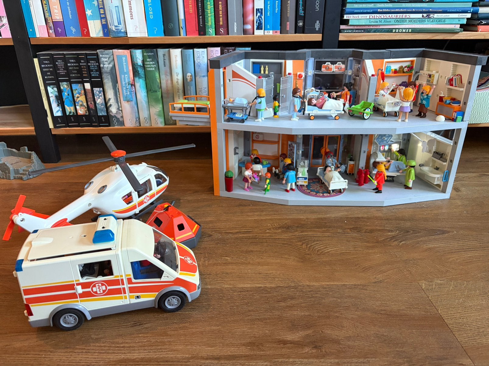 Ziekenhuis + Traumahelicopter + ambulance Playmobil, Ophalen of Verzenden, Gebruikt, Losse onderdelen