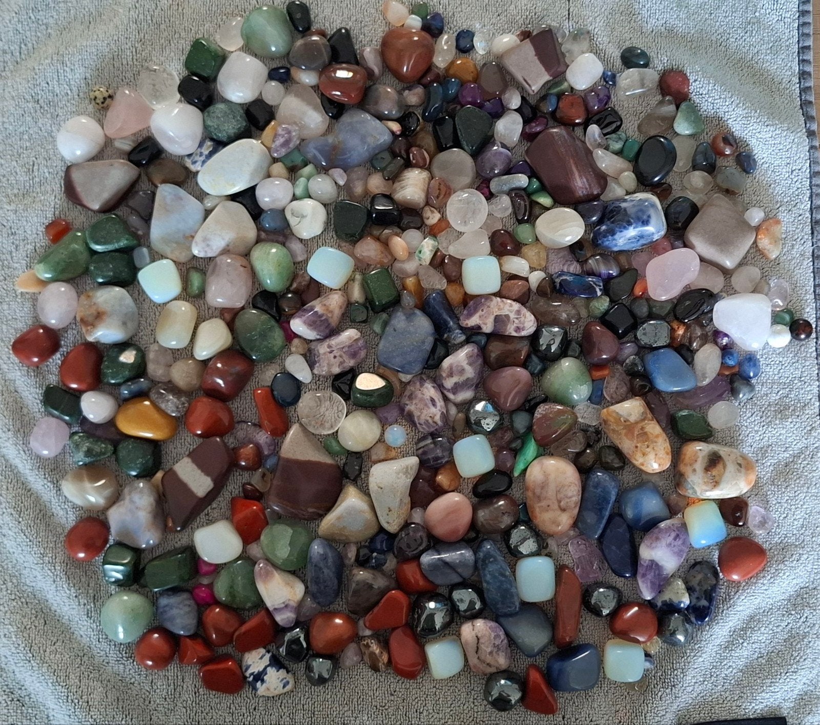 NIEUW: Grote rest partij getrommelde edelstenen 3.2 kg mix, Ophalen of Verzenden