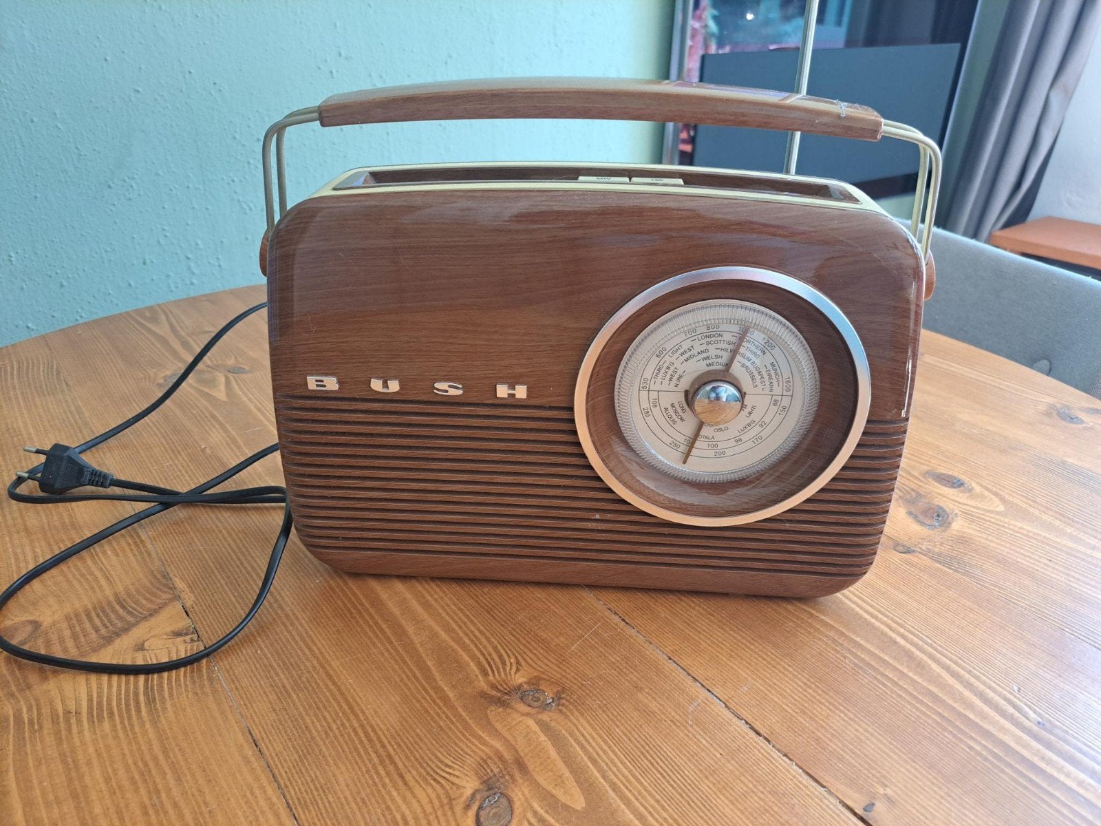 Vintage Bush transistorradio, Audio, Tv en Foto, Ophalen, Zo goed als nieuw, Transistorradio
