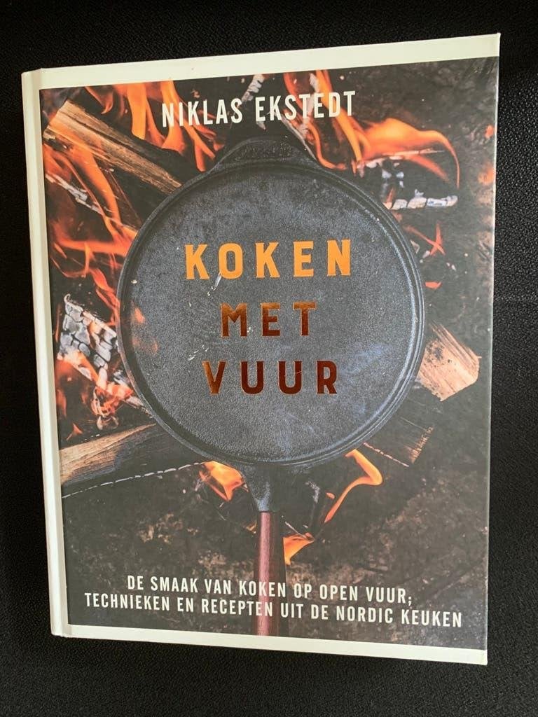 Niklas Ekstedt - Koken met vuur, Italië, Niklas Ekstedt, Ophalen of Verzenden, Zo goed als nieuw