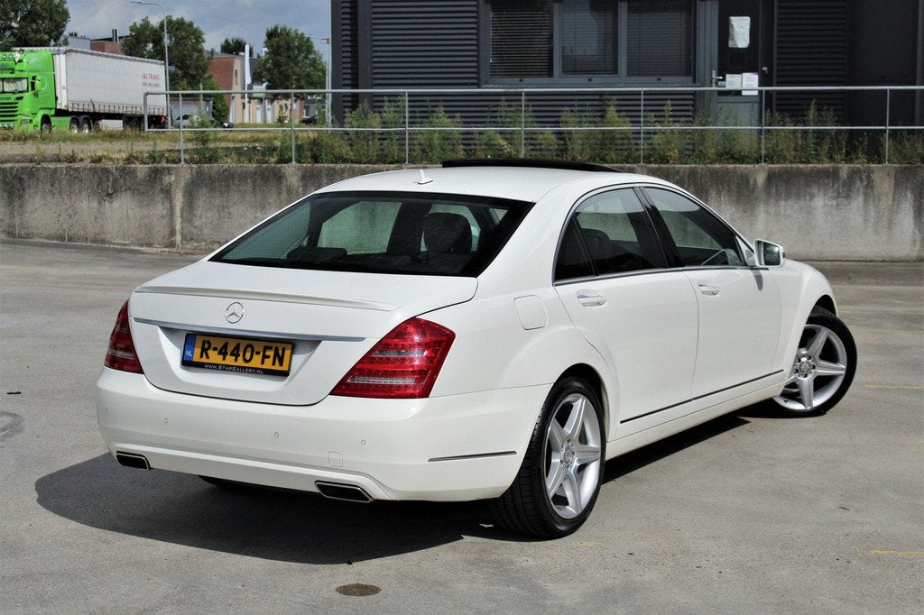 Mercedes-Benz S-Klasse S 400 HYBRID Lang Youngtimer BTW auto, Auto's, Mercedes-Benz, Euro 5, Achterwielaandrijving, Gebruikt, Zwart
