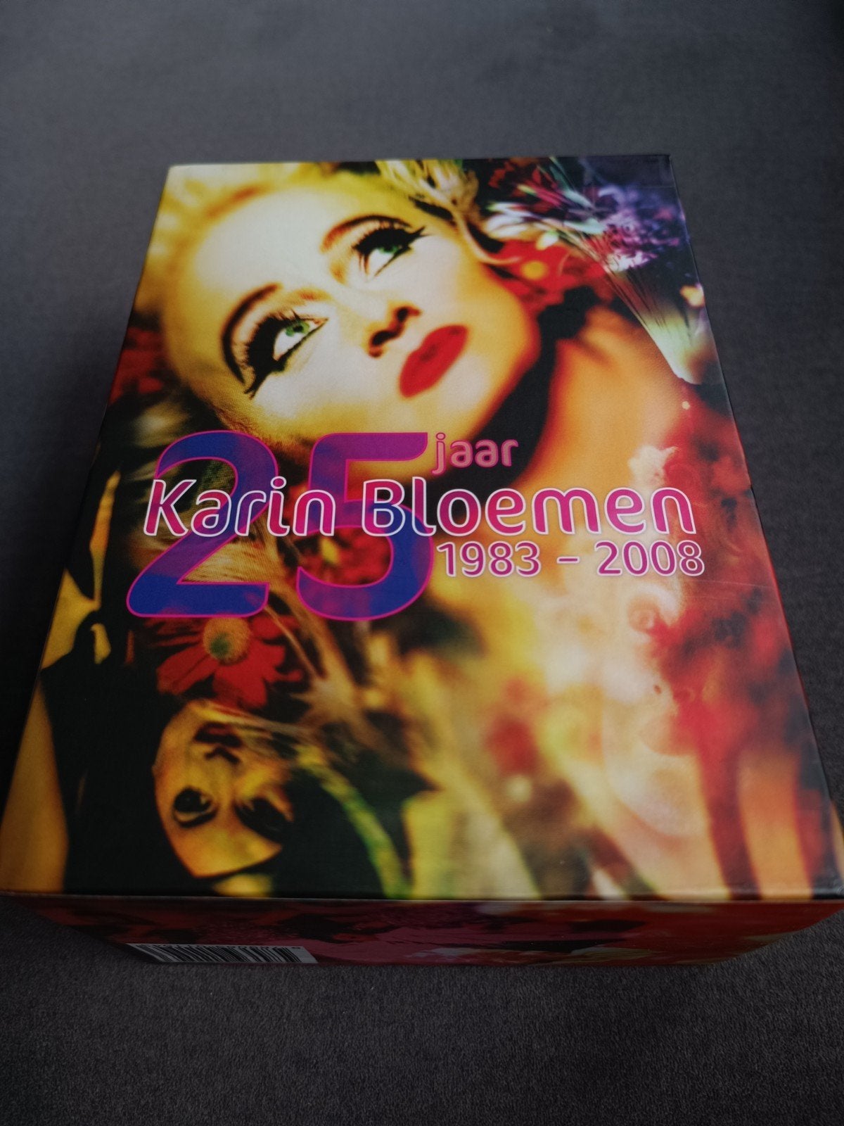 Karin bloemen 25 jaar - 7 dvd box, Alle leeftijden, Ophalen of Verzenden, Zo goed als nieuw, Stand-up of Theatershow