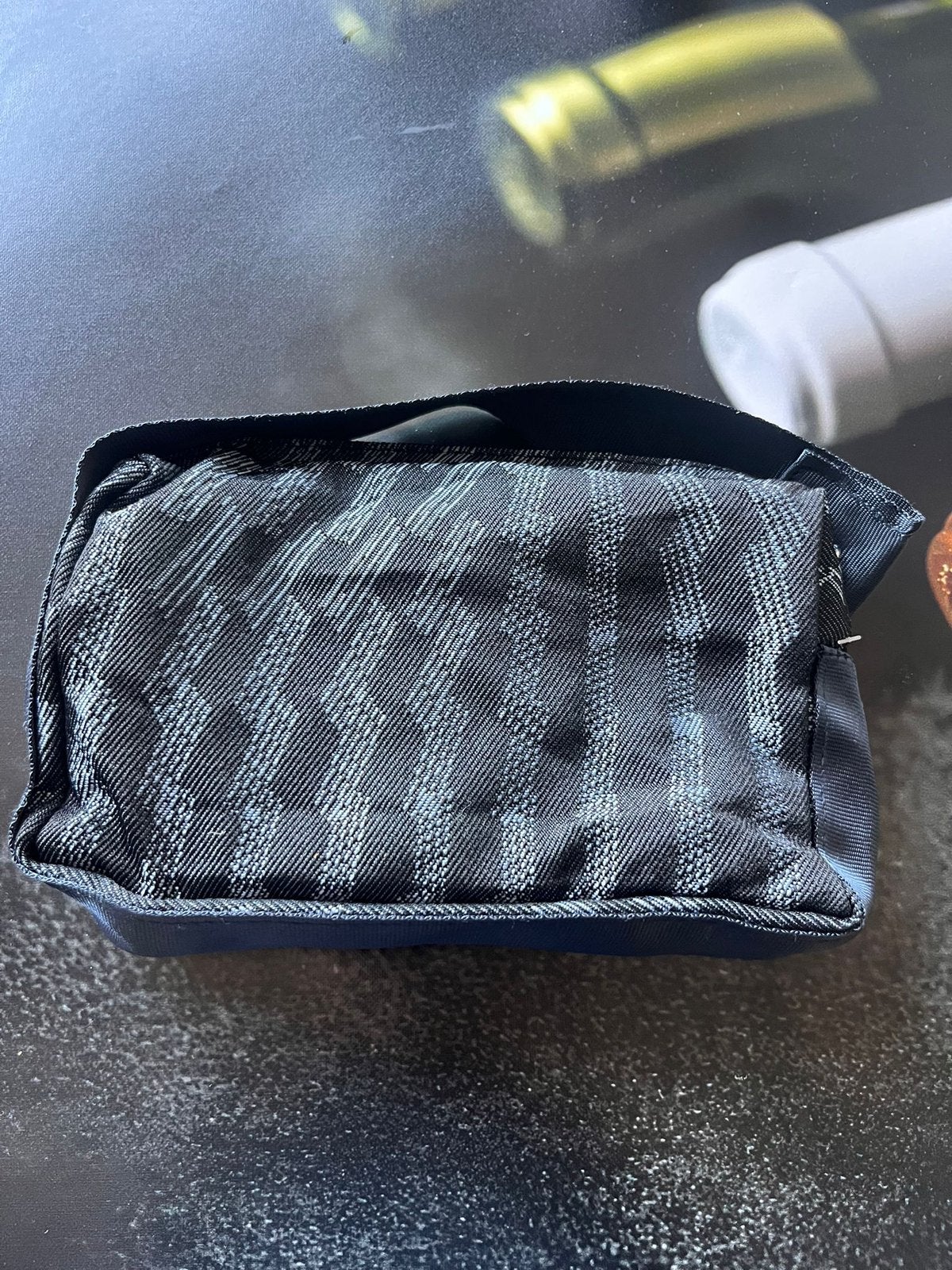 KLM business class tasjes 2026 wit en zwart (sealed), Ophalen of Verzenden, Nieuw, Overige typen