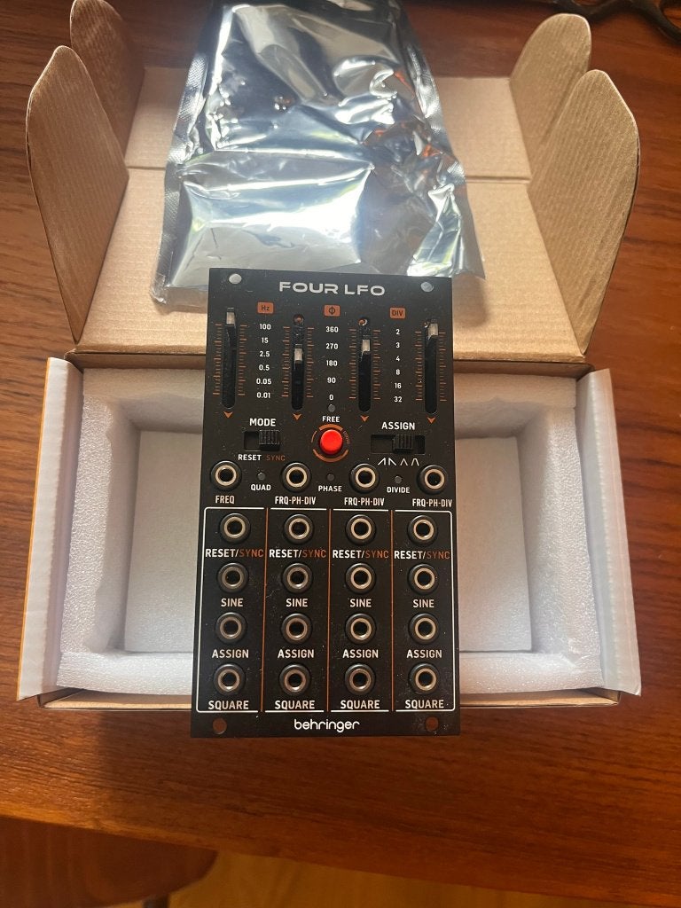 Behringer Four LFO, Ophalen of Verzenden, Zo goed als nieuw