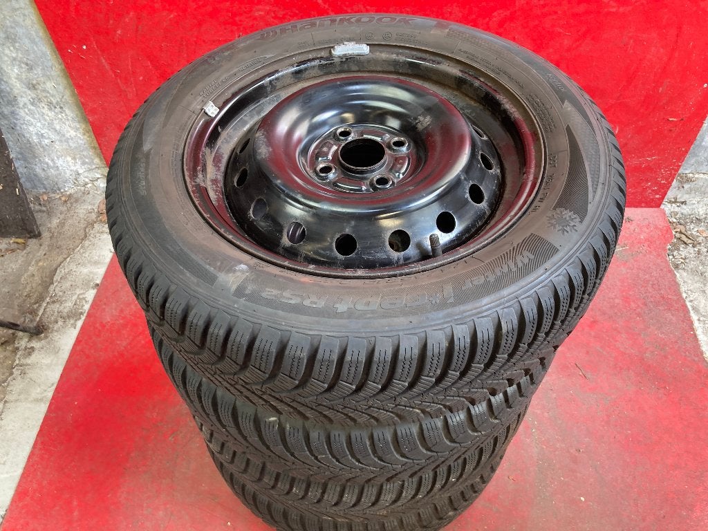 Winterbanden Suzuki Swift 175/65R15 Hankook, Auto-onderdelen, 15 inch, 175 mm, ., Banden en Velgen