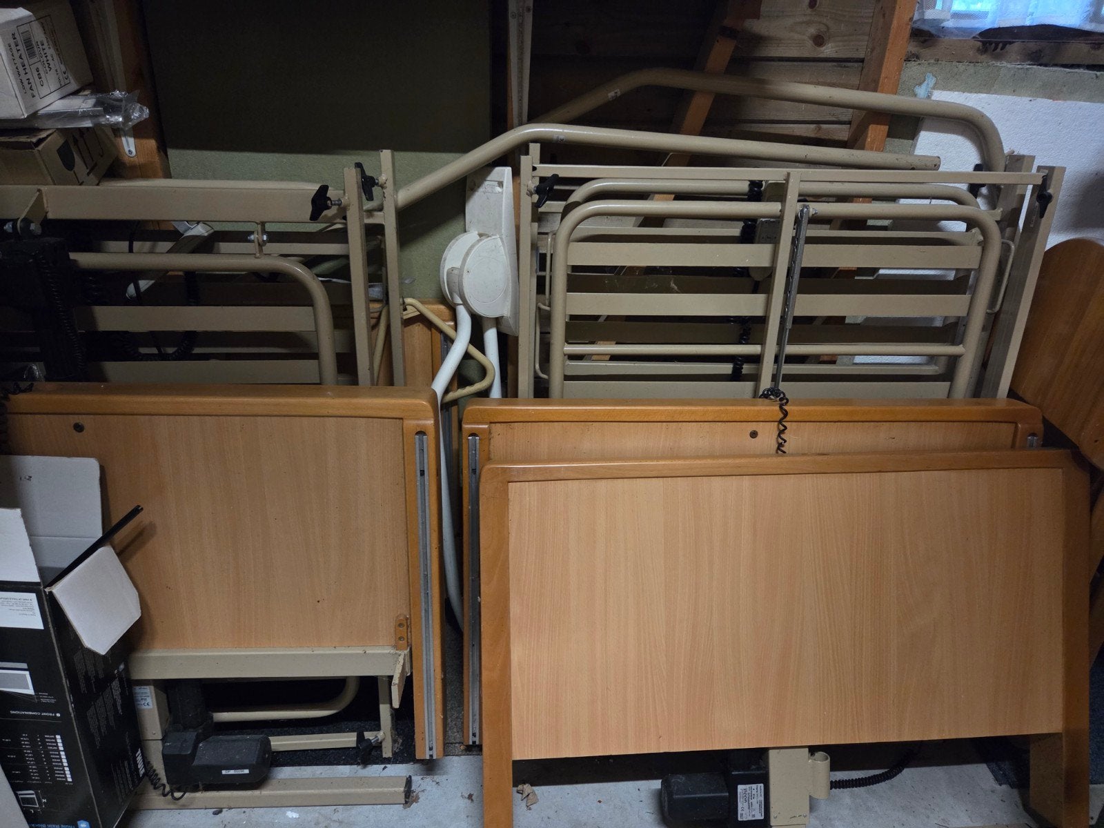 2 elektrische hoog laag zorg bedden., Huis en Inrichting, Slaapkamer | Bedden, Ophalen, Gebruikt, 90 cm, Eenpersoons