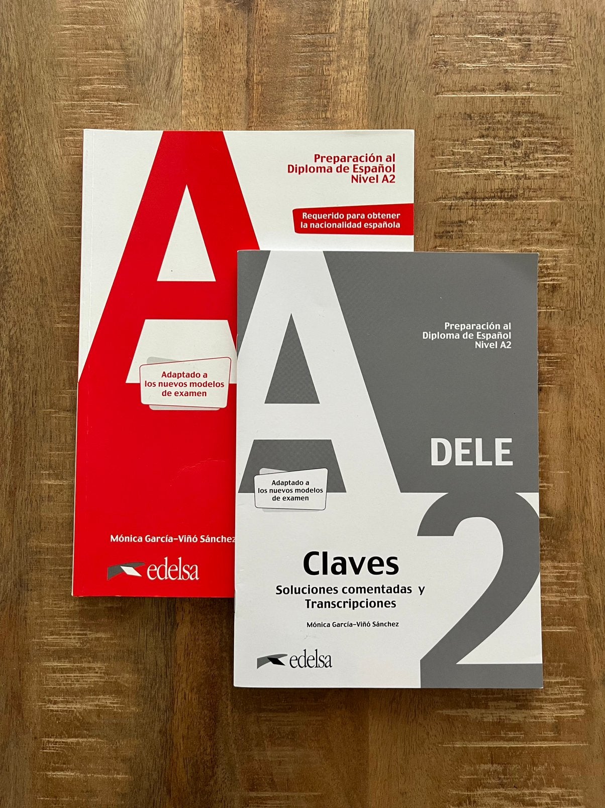 DELE Spaans A2: tekstboek + antwoordenboekje, Ophalen of Verzenden, Zo goed als nieuw