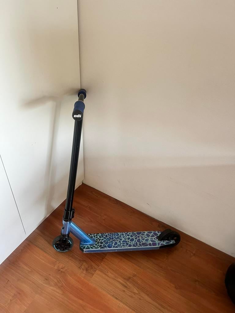 Mad Gear stunt step, Fietsen en Brommers, Steps, Ophalen, Zo goed als nieuw, Overige typen