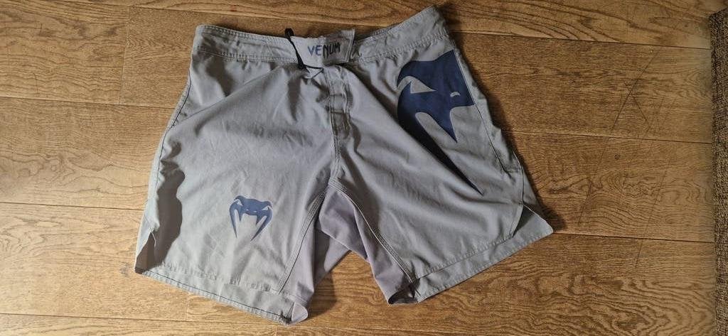 Venum short - Grijs, Vechtsport, Maat 56/58 (XL), Ophalen of Verzenden, Grijs
