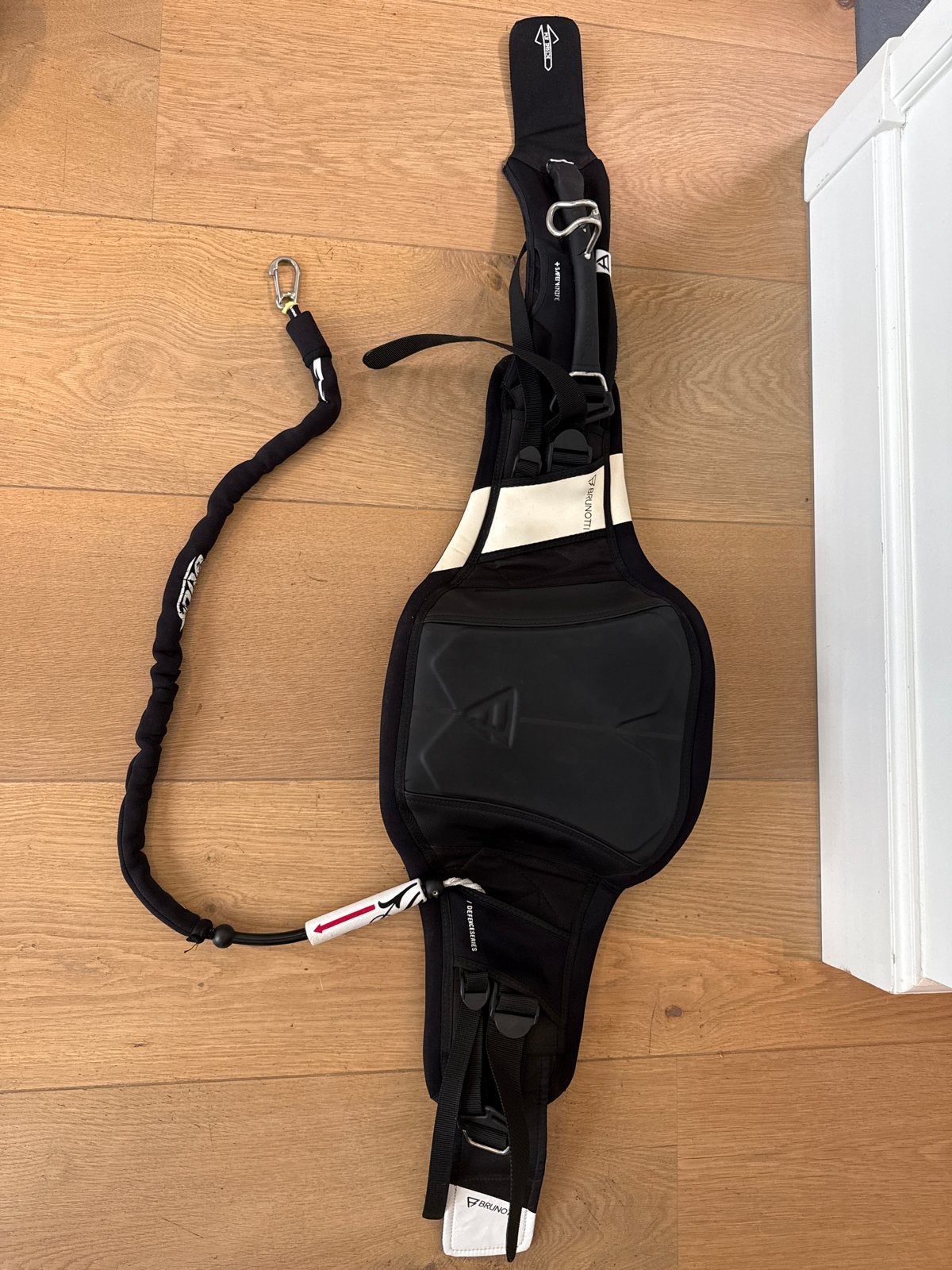 Brunotti trapeze met leash - Maat L, Watersport en Boten, Kitesurfen, Ophalen, Trapeze, Geen board, Zo goed als nieuw