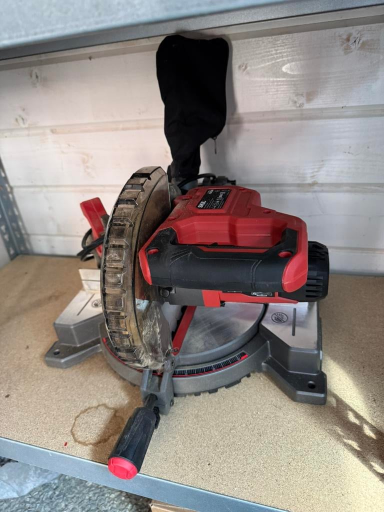 Skil afkortzaag, Doe-het-zelf en Verbouw, Ophalen, Zo goed als nieuw, Afkortzaag, 30 tot 70 mm
