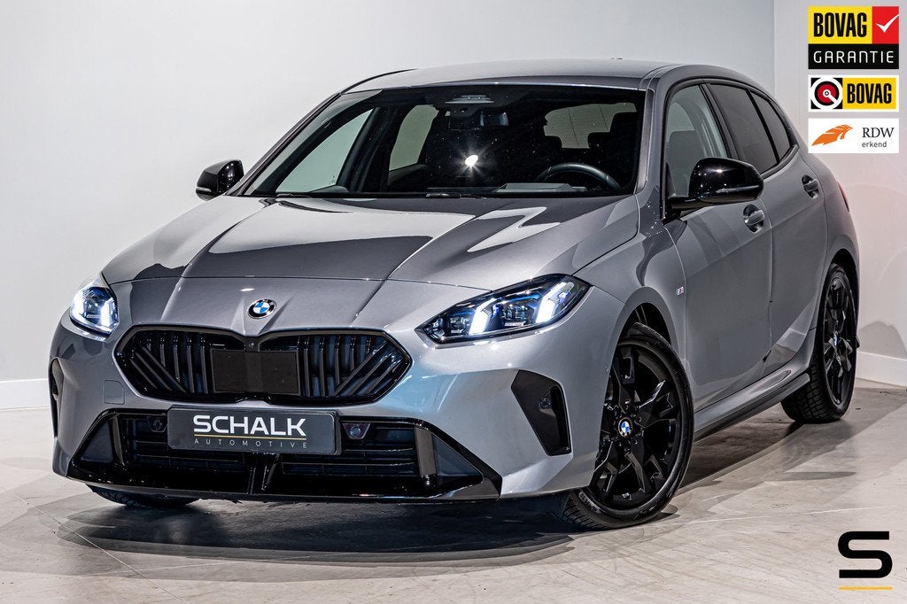 BMW 1-serie 120 M Sport Design Edition|H&K|360Cam|HUD|FullOp, Auto's, BMW, Zwart, 156 pk, Origineel Nederlands, Bedrijf
